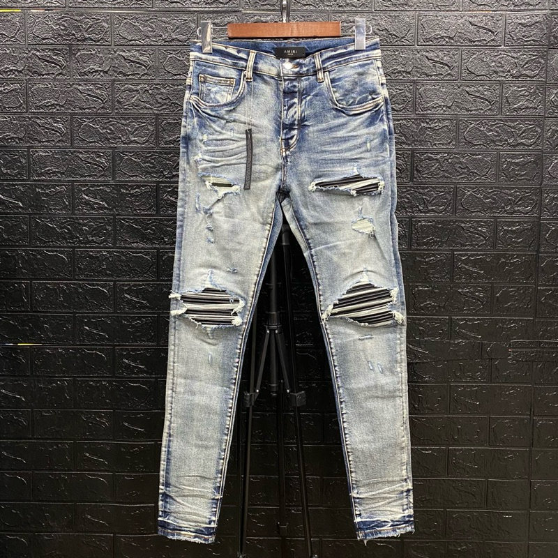 กางเกงยีนส์ Amiri MX1 งานแต่งเข่าดำ ( Hi-end ) ตัว Hot ป้ายห้อย ป้ายหนัง ถุงซิป กระดุม 4 เม็ด ปั้มทุ