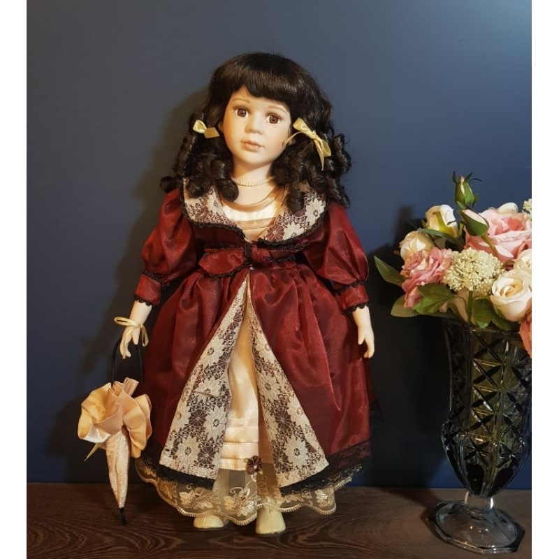 ตุ๊กตาหน้ากระเบื้อง Porcelain dolls