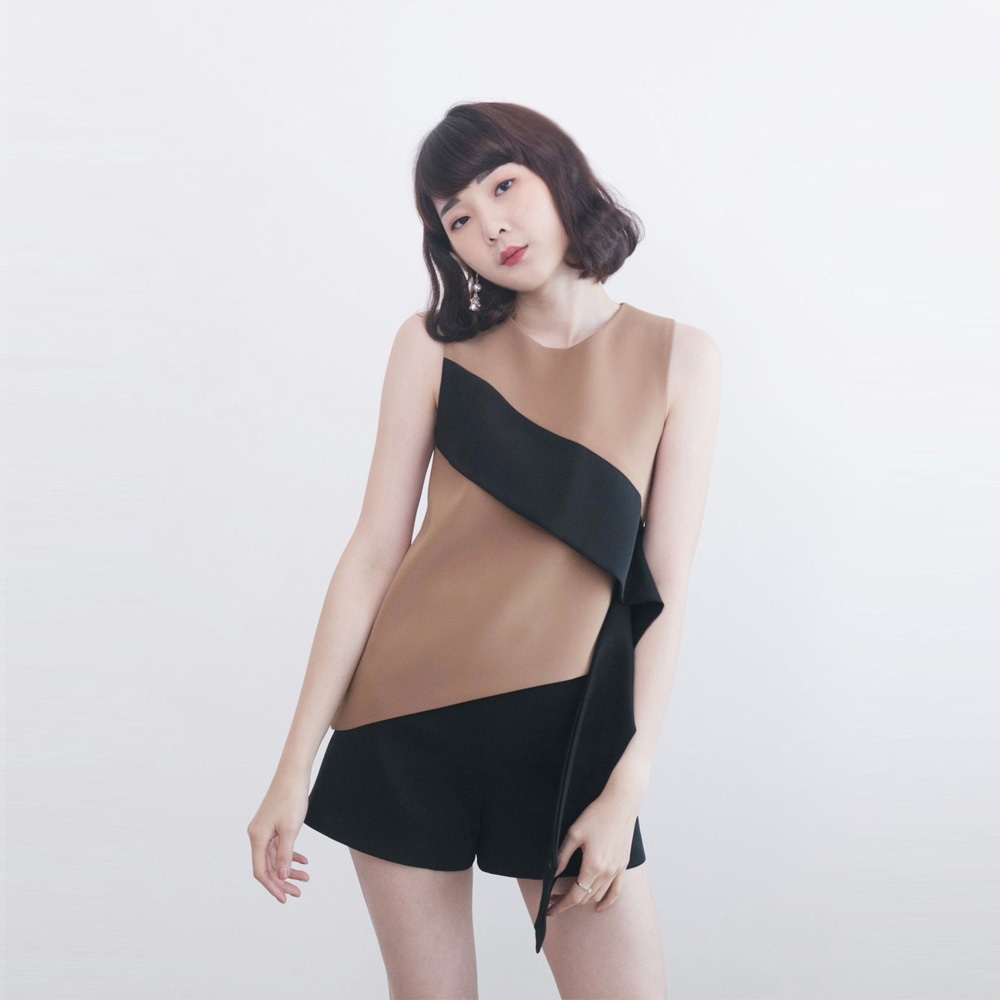 CONT | Thea Top เสื้อแขนกุด แต่งสายคาด ใส่ได้ 2 แบบ