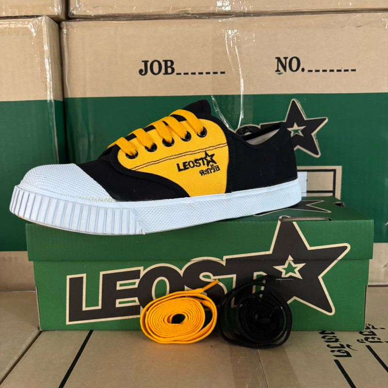 รองเท้า ตะกร้อ takraw shoes Limited ไซส์ 38-44 พร้อมจัดส่ง