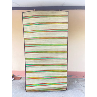 เสื่อทอมือสินค้าจากชุมชน  ขอบน้ำตาลขนาด100x190++ซม.