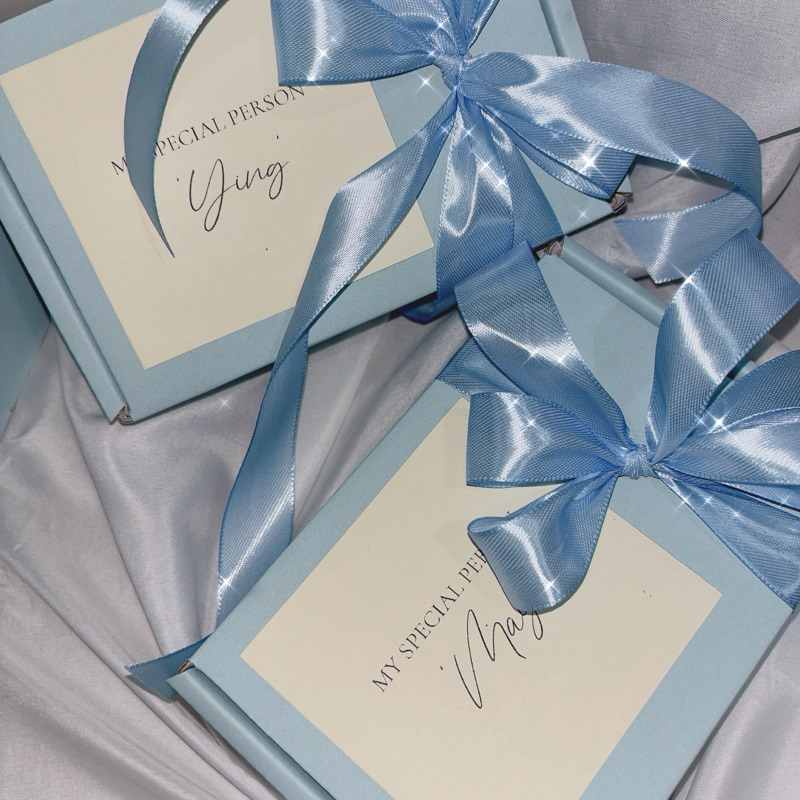 Giftbox กล่องของขวัญ ปีใหม่ คริสมาสต์ วันเกิด รับปริญญา แจ้งสีโบว์ทักแชท ใส่กิ๊บได้ 1-3 ชิ้นค่า