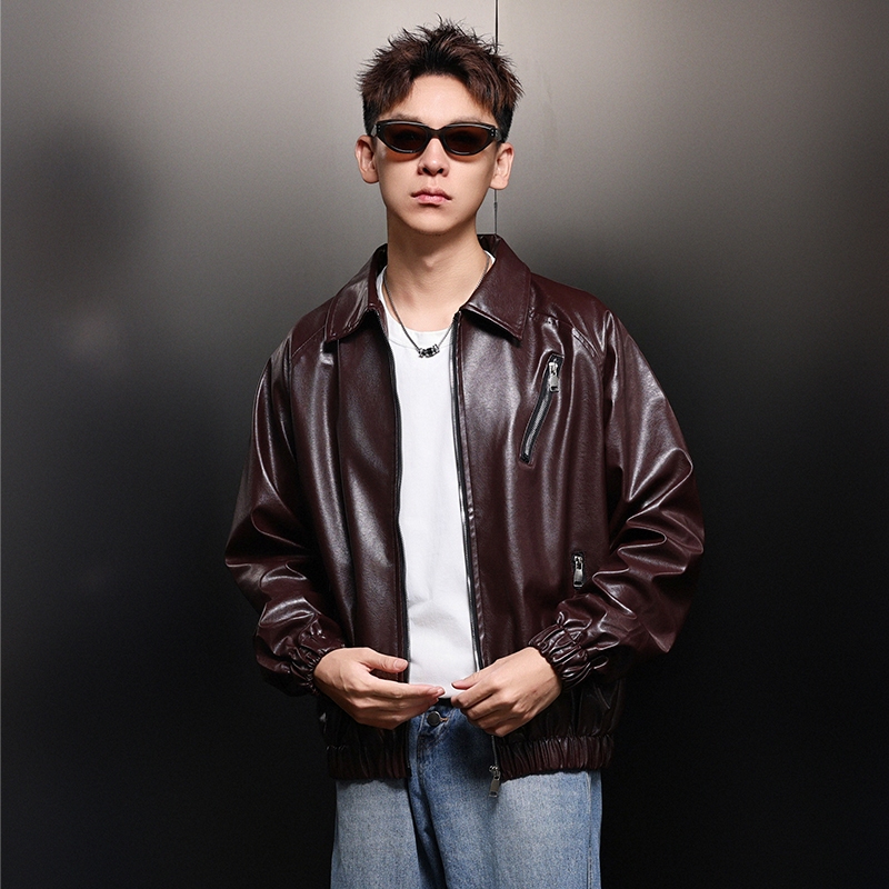 🔥COD🚚ผู้ชายคลาสสิกเรียบง่ายหนังยืนปกเสื้อหนังสีดำแจ็คเก็ตนักบิน แขนยาว อเนกประสงค์ คุณภาพสูง แฟชั่นสําหรับผู้ชาย 8818 - รูปที่ 2