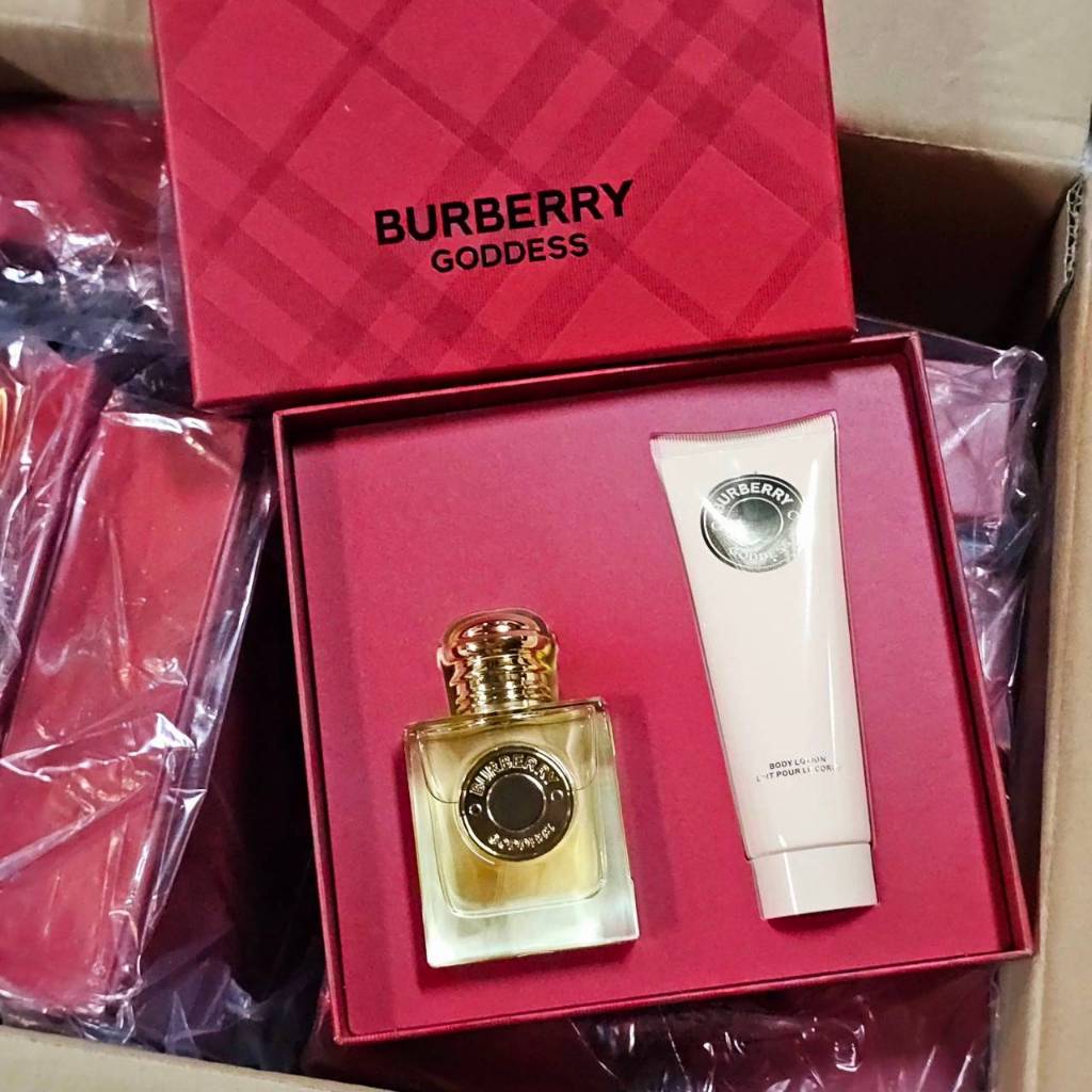 Burberry Goddess EDP Gift Set 2024     ▪ น้ำหอม 50ml  ▪ Body lotion 75 ml