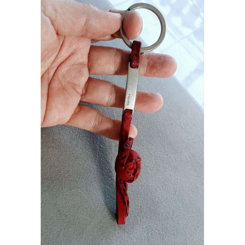 Prada Key มือสองของแท้ยาว 6 "