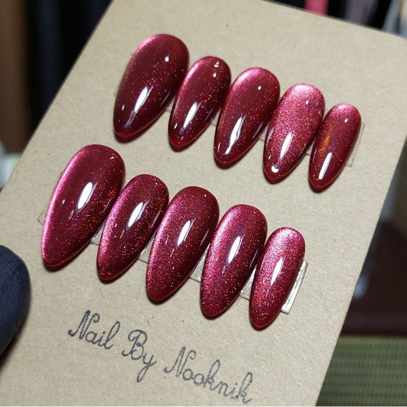 พร้อมส่ง! เล็บเจลสีแดงเหลือบทอง(ลูกแก้ว) พร้อมกาว(หลอดชมพู+ตะไบจิ๋ว)