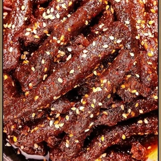 หม่าล่าเนื้อ พร้อมทาน เนื้อเผ็ด อร่อย ทานเพลิน 70g麻辣牛肉小吃