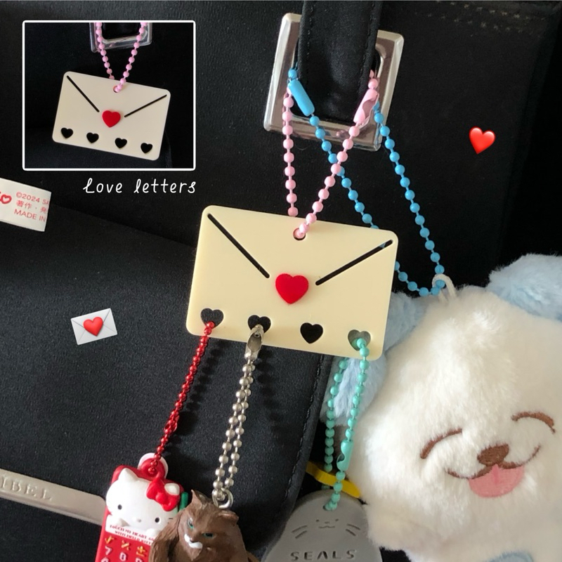 Love letters 💌 keychain holder มีช่องสำหรับห้อยพวงกุญแจ