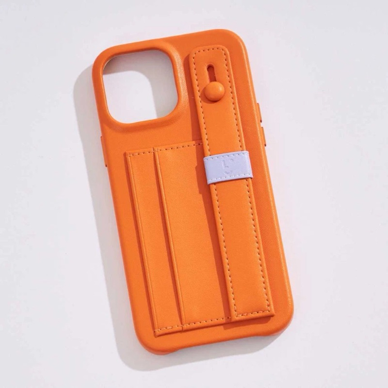 ส่งต่อ เคส The local collective สีส้ม รุ่น iphone 12 ของใหม่