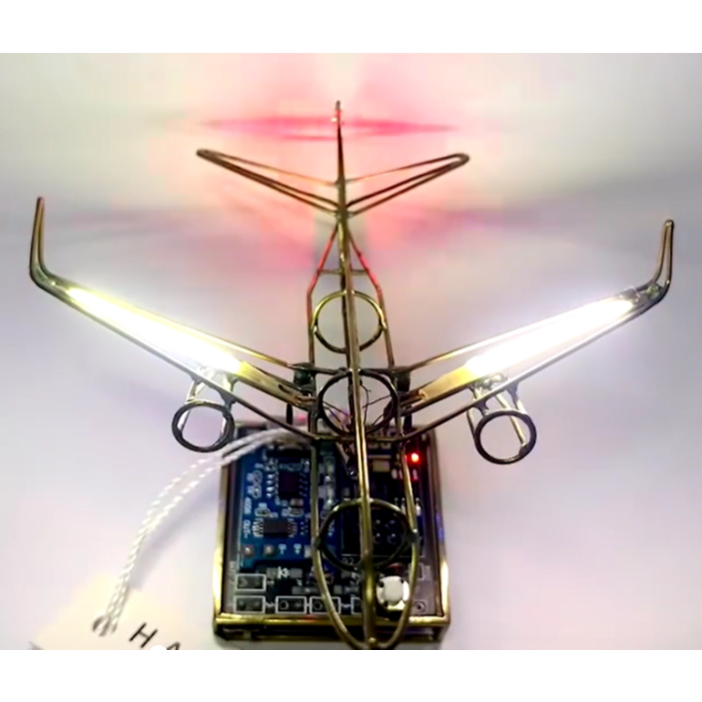 DIY-Tech โคมไฟ Boeing 767 TM (ความสว่าง4-Mode + มีไฟนำทาง ปีก/แพนหางดิ่ง) ตะเกียงแคมป์ปิ้ง