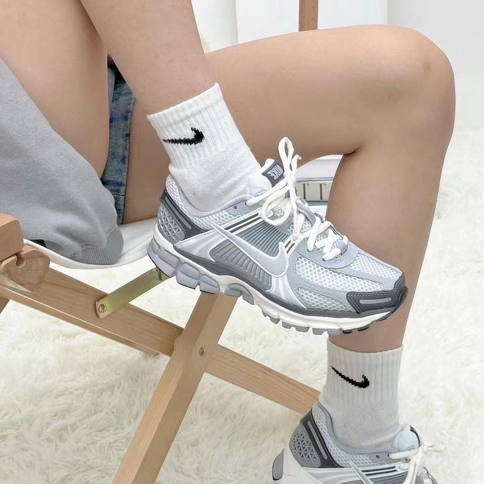 🔥พร้อมส่ง🔥✨ Nike air zoom vomero 5 (FQ6868-111) (FQ6868-181) (FD9919-001)   รองเท้าผ้าใบจริง sneakers Unisex 💯%