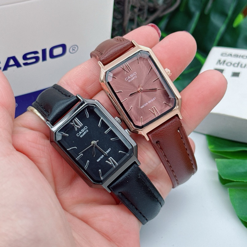 ⌚️ นาฬิกาข้อมือ สายหนัง หน้าปัดเหลี่ยม ขนาด 25 มม พร้อมกล่องคาสิโอ้
