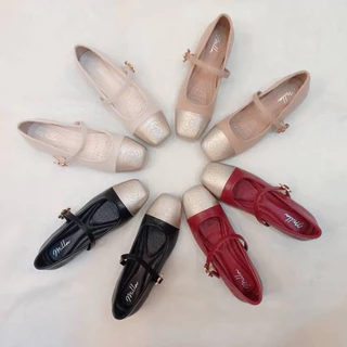 New!!! น่ารักไปกับรองเท้าแมรรี่เจน ประดับด้วยเข็มขัดดอกไม้สีทอง วัสดุเป็นพื้นยาง ไม่ลื่น Mary Janes