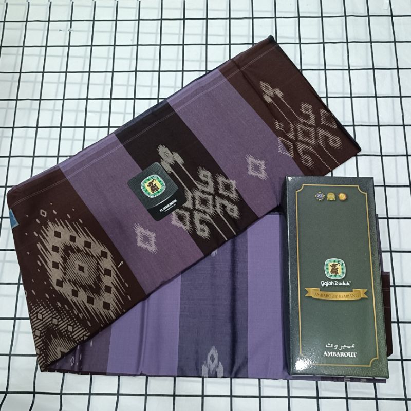 ผ้าโสร่งผู้ชาย ลายใหม่ๆ ผ้าถุงตราช้างนั่ง ผ้านุง แบรนด์ “Gajah Duduk“ รุ่น AMBROUT ผ้าสวย ผ้าไม่ลืน ซับน้ำดี เย็บแล้ว