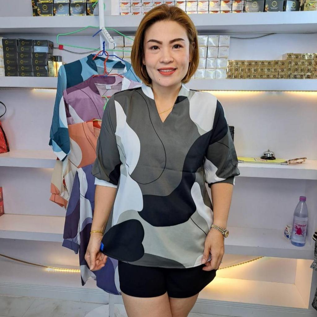 //เสื้อสาวอวบ//A85//เสื้อคอจีนแขนศอกศิลผ้าไหมอิตาลี ฟรีไซ38-42นิ้ว ยาว24นิ้ว หน้าผ้า42นิ้วราคา119บาท