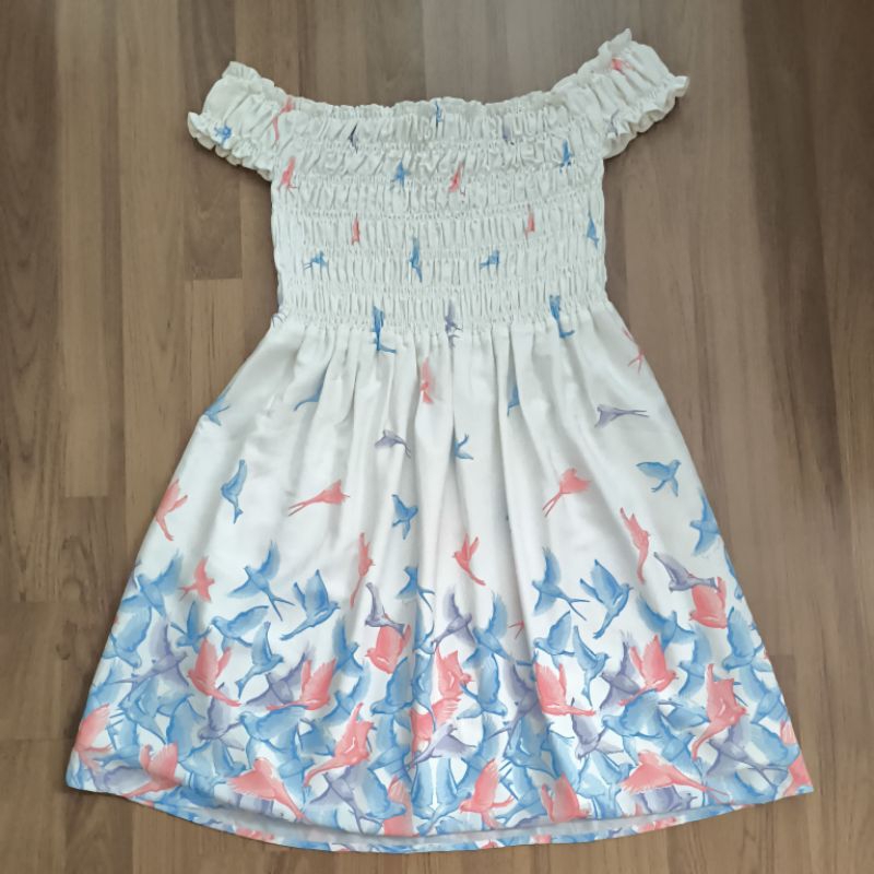 เดรส Lyn around สีขาว sz.m ของแท้ 💯% มือสอง ซักเก็บ อกเอว สม็อค ml xl ใส่ได้ ยาว33 ใส่ไปทะเล ราคาเต็