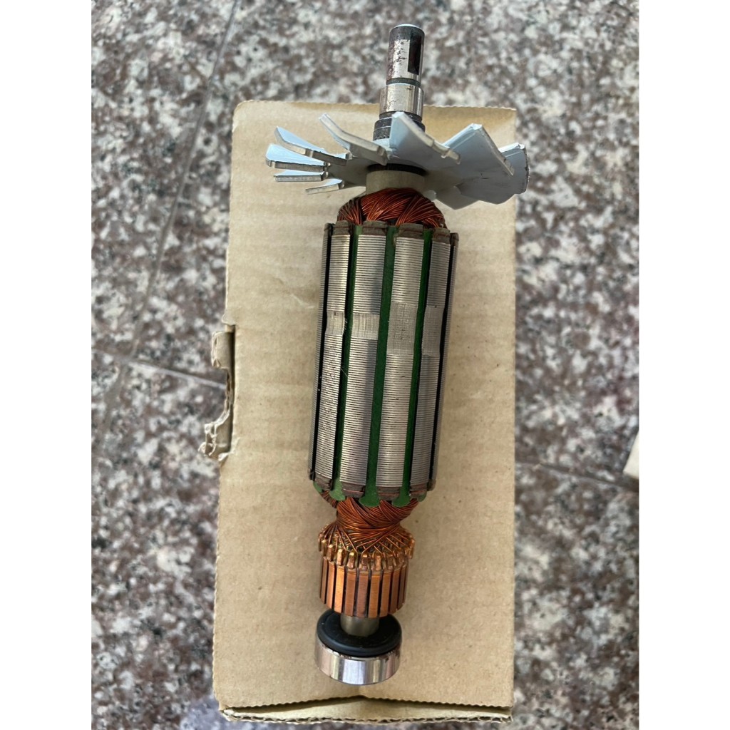 ทุ่น (แท้) หินเจียร 4 นิ้ว 570 วัตต์ Makita รุ่น 9500N (511923-2)