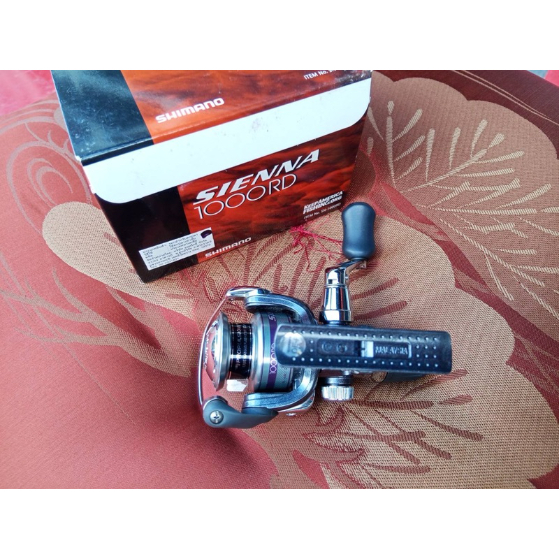 รอก shimano SIENNA 1000 RD