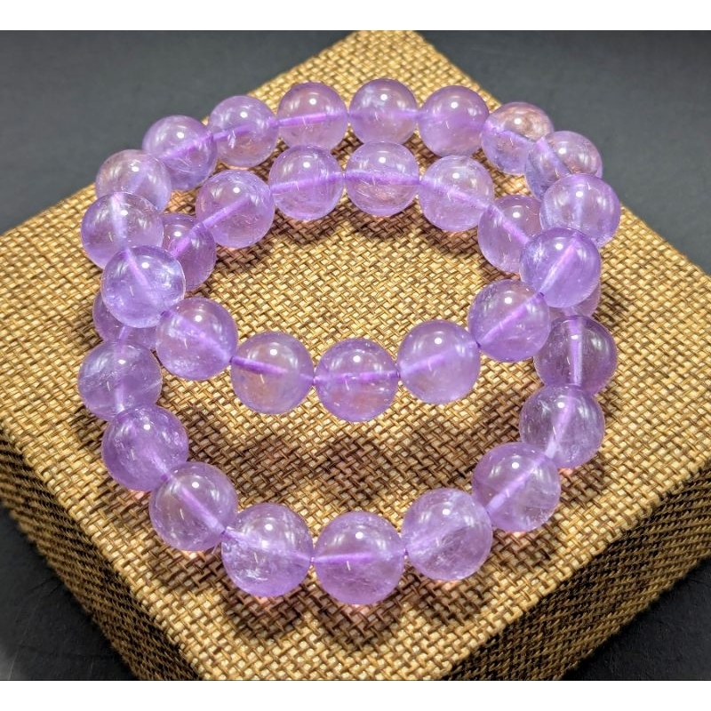 หินลาเวนเดอร์อเมทิสต์ (Lavender Amethyst)