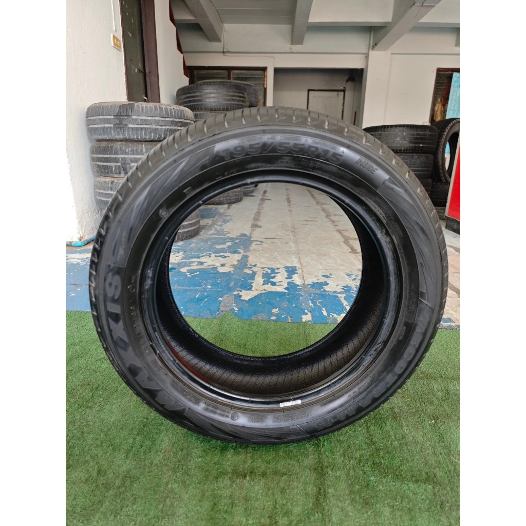 ยางเปอร์เซ็นต์ Maxxis  ขนาด 195 55 R15  ยางปี 22 มีแค่ 1 เส้นราคาเส้นละ 350 บาท