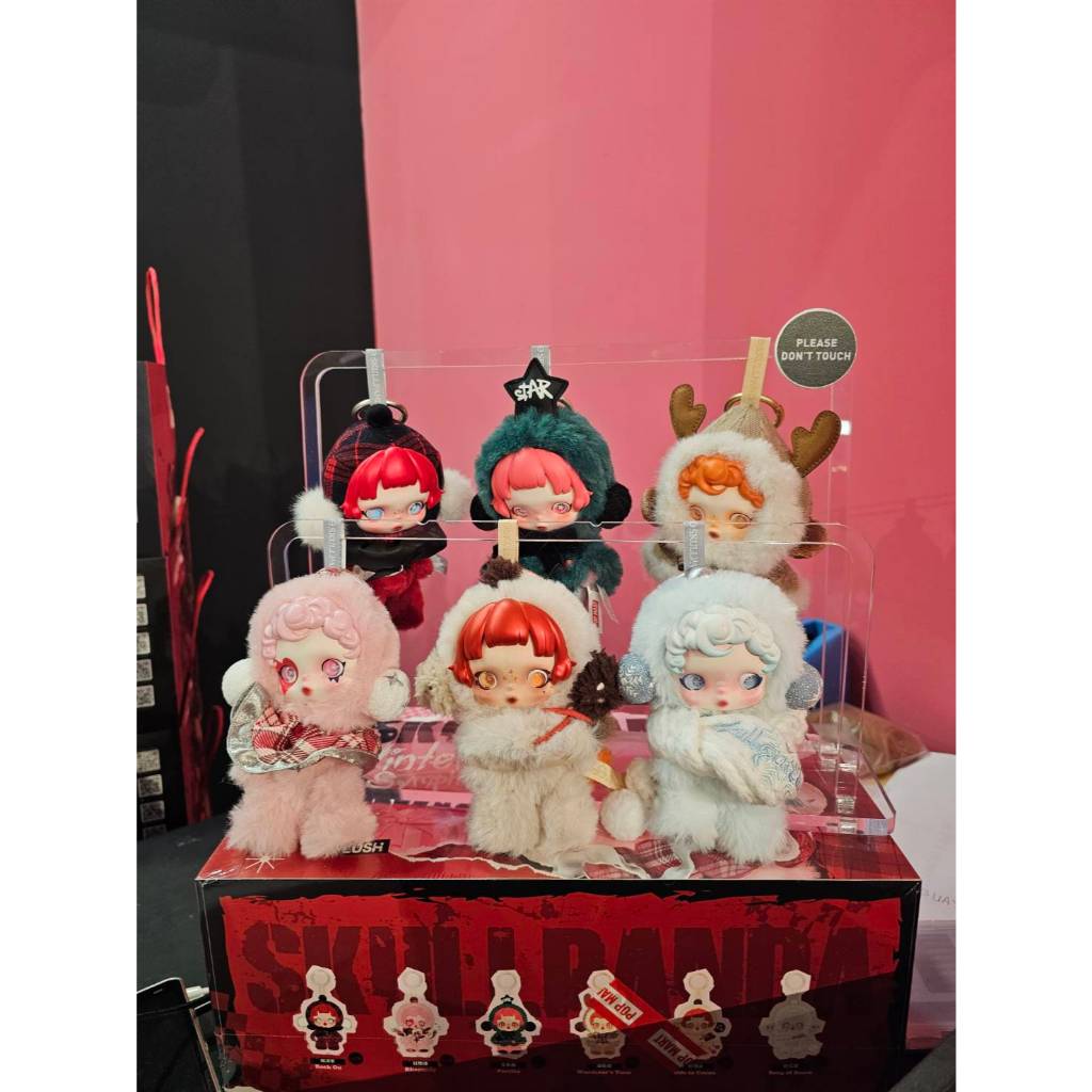 🇹🇭ใช้โค้ดลดได้ค่ะ พร้อมส่ง พวงกุญแจ SKULLPANDA Winter Symphony *ยกboxในซีล* toyfriday