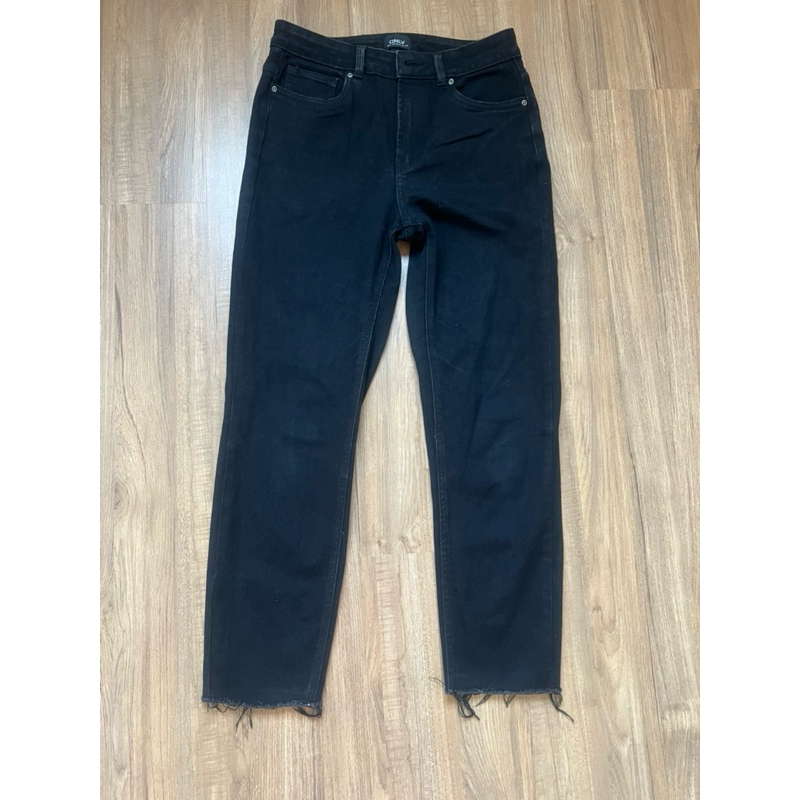 กางเกงยีนส์เอวสูง ปลายขาแต่งขาด สีดำ Old Navy Wow Super-Skinny Jeans