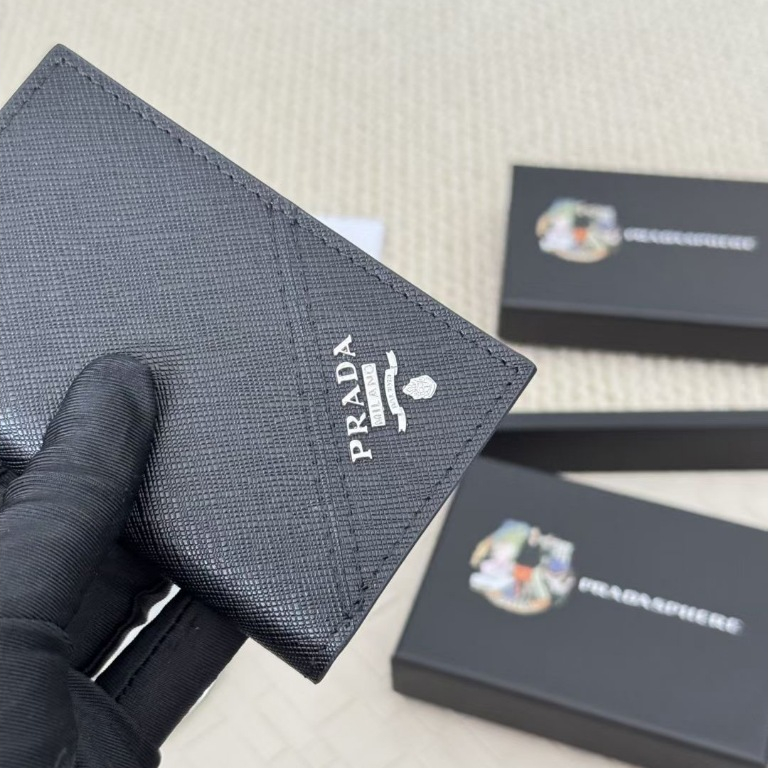 พร้อมส่ง (1:1 Hi end grade) กระเป๋าตังค์+บัตรแบบพับ 2 ตอน Bi-Fold Saffiano Card Wallet