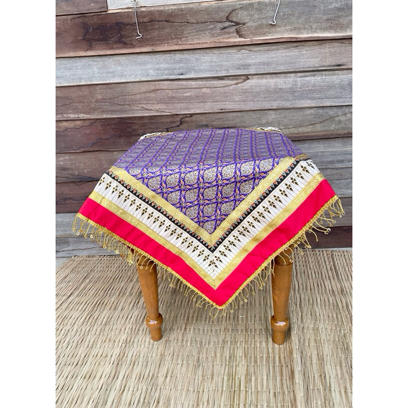 ผ้าคลุมโต๊ะเคียง ผ้าปูโต๊ะเคียงผ้าลายไทย สวยงาม ขนาด 85 × 85 ซม ราคา / ชิ้น