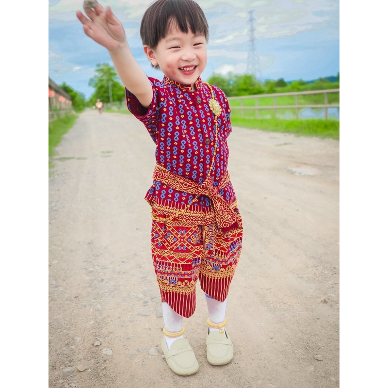 พร้อมส่งชุดเด็กผ้าไทยลายตะขอสีใหม่ล่าสุดสีแดงไวน์ขับผิวผู้ รูปที่ 8