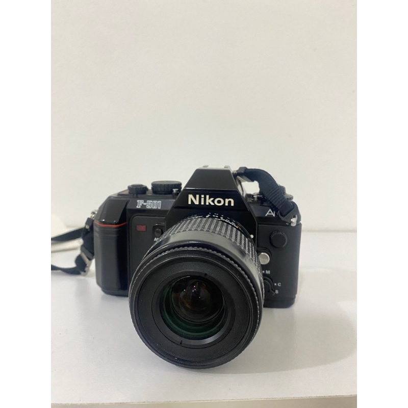 กล้องฟิล์ม มือสอง Nikon f501 data back กับเลนส์ Nikon af 35-80 สภาพดี