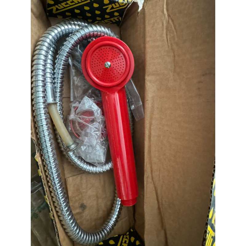 Z9305P ฝักบัวอาบน้ำ ฝักบัวสายอ่อน ฝักบัว สีแดง <หายาก> น้ำนุ่มสวย คุณภาพผลิตที่อิตาลี - Zuchetti