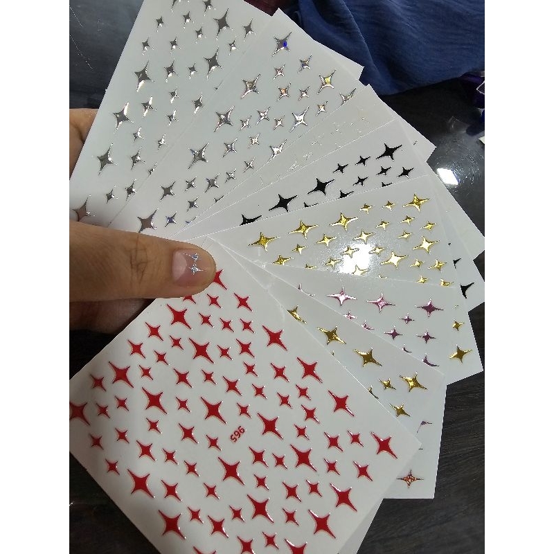 สติ๊กเกอร์ตกแต่งเล็บแบบเป็นเซ็ตพื้นขาว ไม่มีซอง ขายยกเซ็ตเซ็ตละ 45 บาทได้ไปแปดแผ่นสุดคุ้ม อย่าลืมอ่านก่อนสั่ง