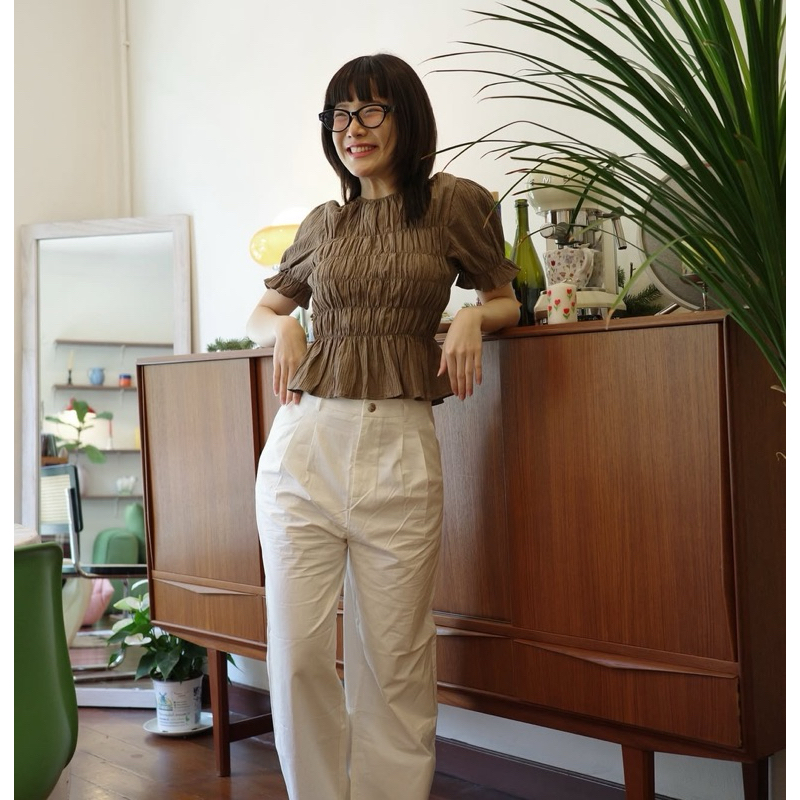 (ส่งต่อ) Ju ne top ป้าย mon2sun สีน้ำตาล