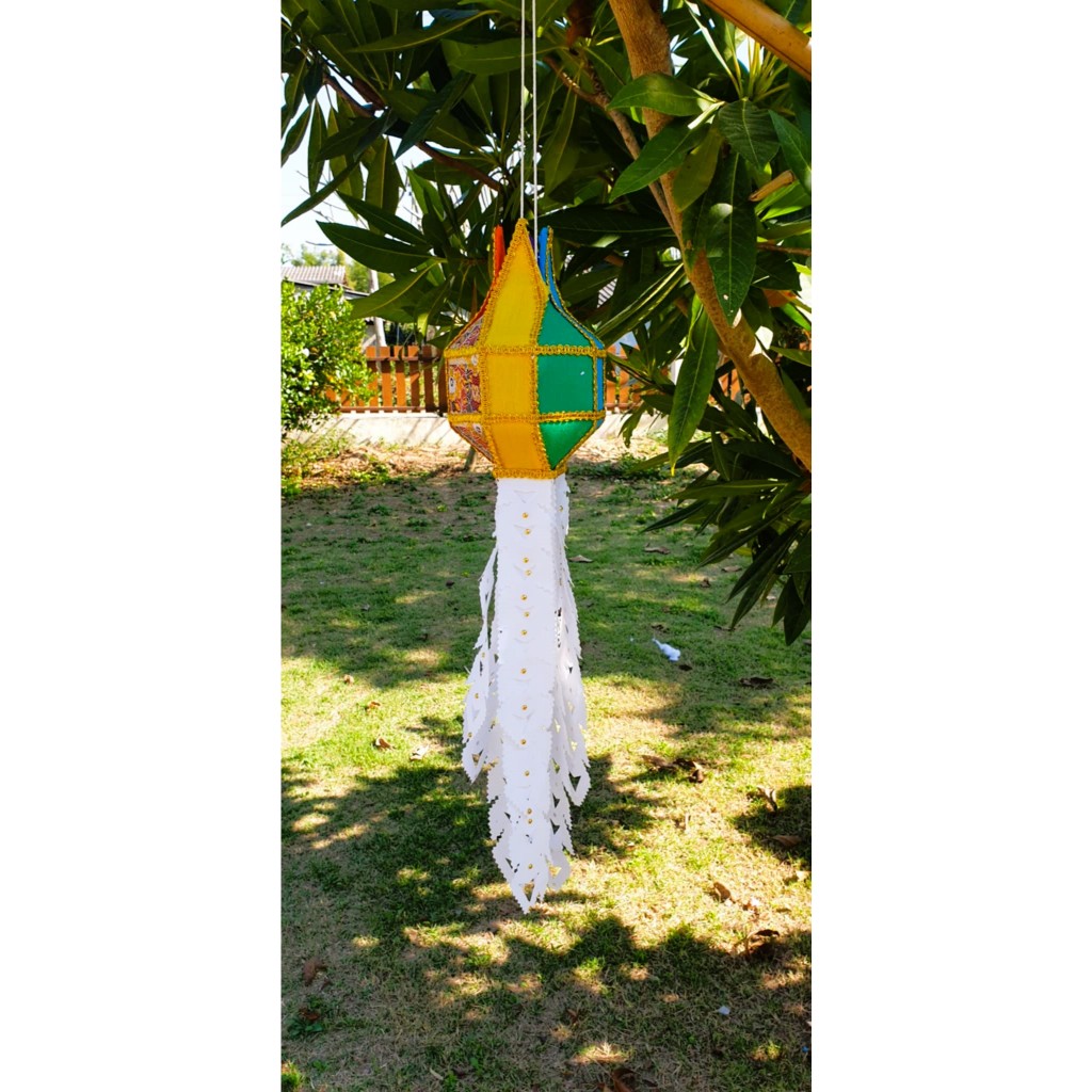 LGBTQ Pride Flags งานขบวนพาเหรด  ธงสีรุ้ง โคมลานนา