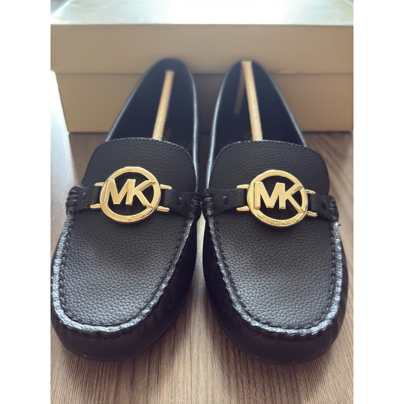 รองเท้า Michael Kors