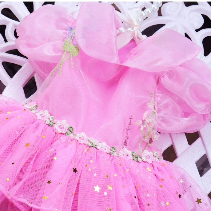 ชุดกระโปรงสีชมพูปักลายดอกไม้สีหวาน สำหรับสัตว์เลี้ยง แขนตุ๊กตา กระโปรงระบายสุดน่ารัก สินค้าพร้อมส่งจากไทย