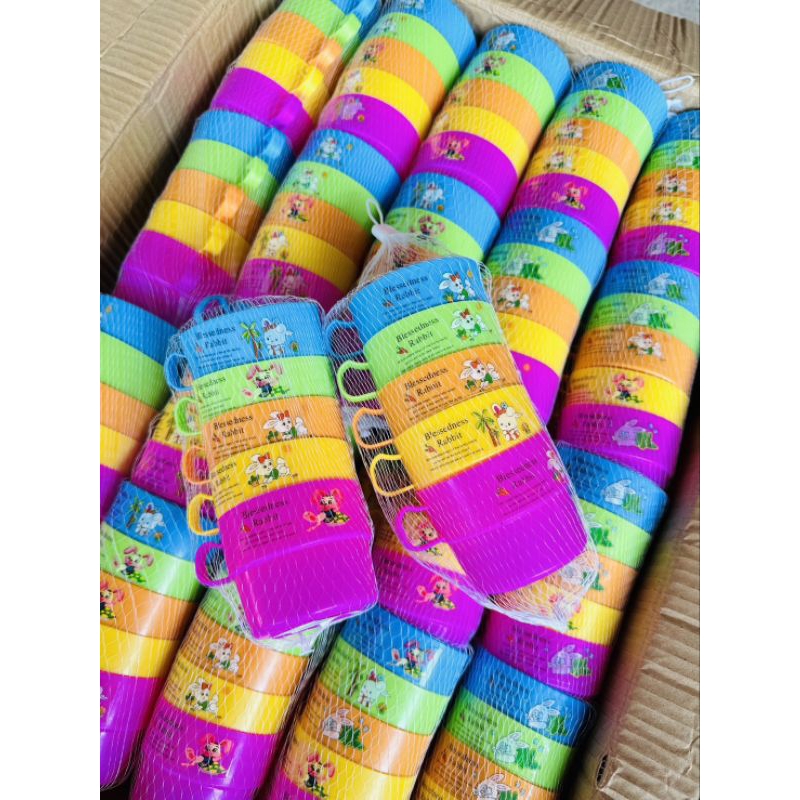 แก้วลายการ์ตูนคละสี 1 แพ็คมี 5 ชิ้นราคายกโหล 12 แพ็ค