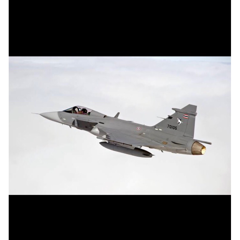 โมเดล เครื่องบินจำลอง เครื่องบินรบ ไทย Jas 39 Gripen กริพเพ่น  ทอ.ไทย ขนาด 1/72 ยาวประมาณ 24 ซม. ทำจ