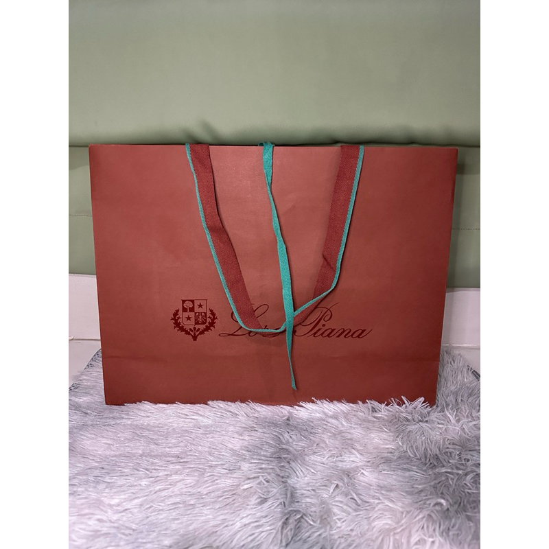 Loro piana หายาก ถุงกระดาษแท้💯 ออกจากช็อปจากการซื้อของ