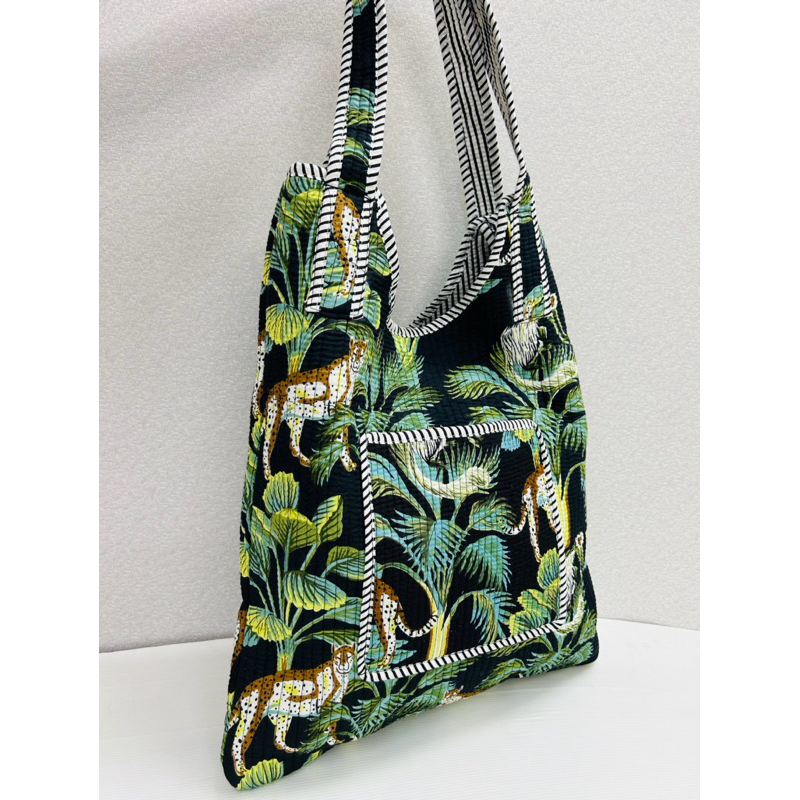 พร้อมส่ง กระเป๋าผ้าอินเดีย Reversible Quilted Indian Tote Bag