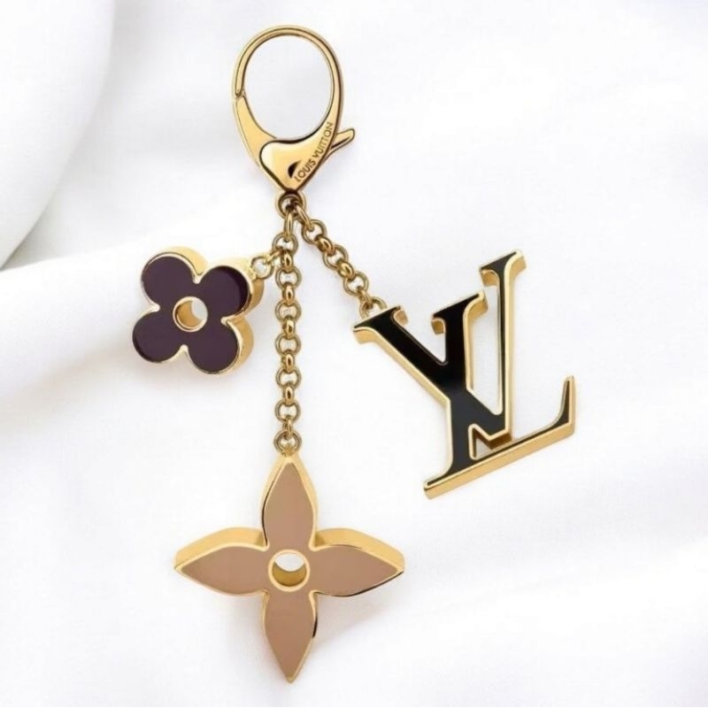 พวงกุญแจ​ Lv ห้อยกระเป๋า (พร้อมส่ง)​