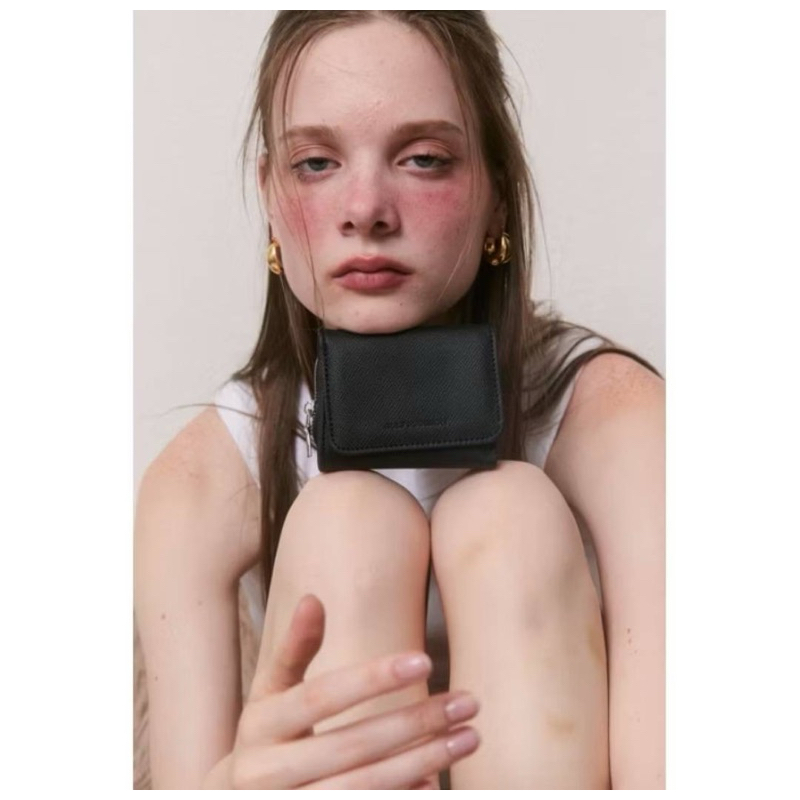 The July Mansion wallet in Black