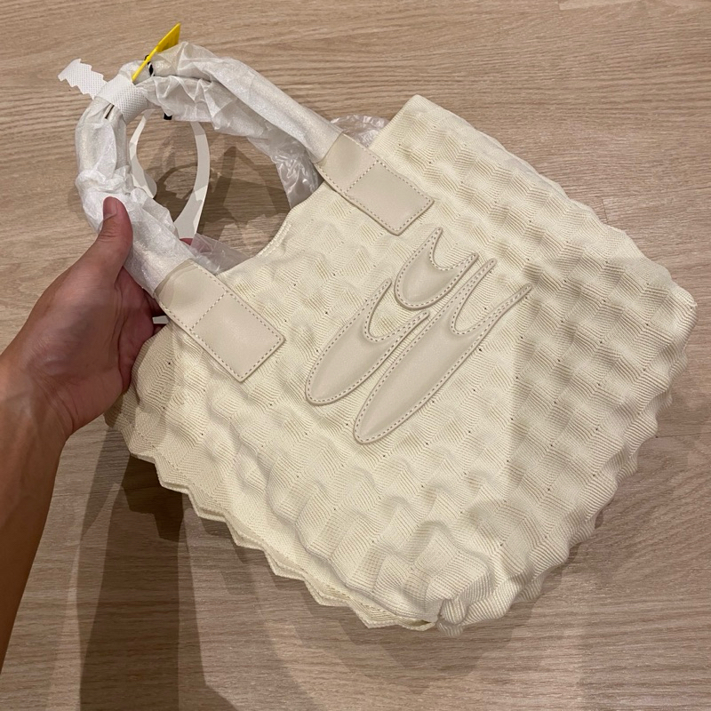 🔥พร้อมส่ง🔥 กระเป๋า 3D Knitted Bag จากแบรนด์ Crying Center ของแท้ 💯