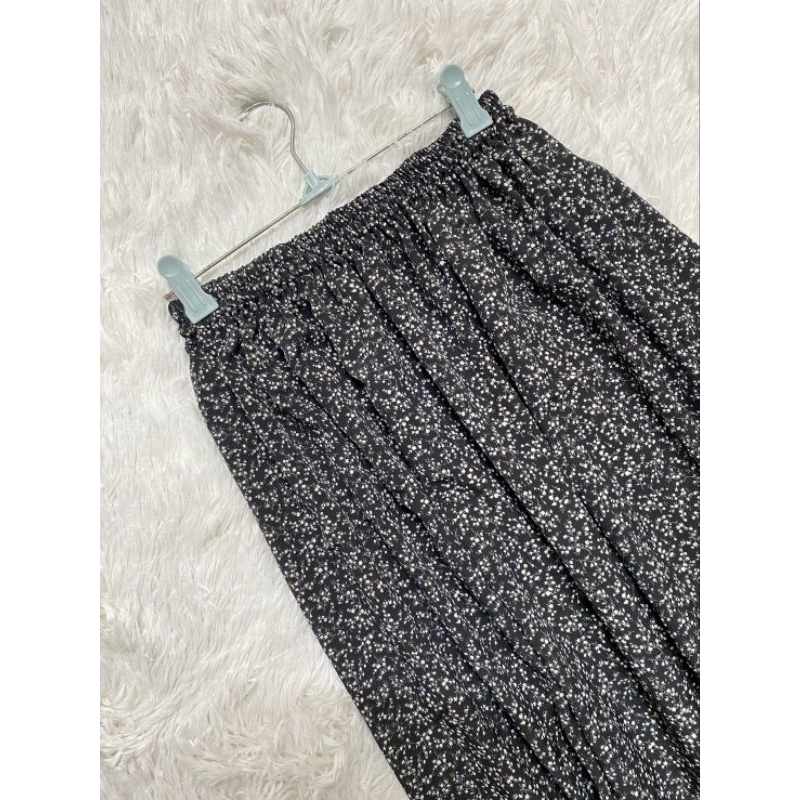 กระโปรงลายดอก ทรงบาน งานสวยเย็บเนียน  (ใส่ออกงานได้สบายๆ) - รูปที่ 3