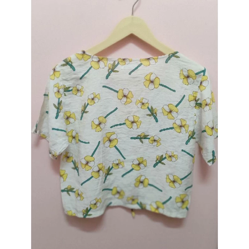 เสื้อทรงสั้นลายพิมพ์ดอก แขนสั้น ผ้าลินินผสม thumbnail 6