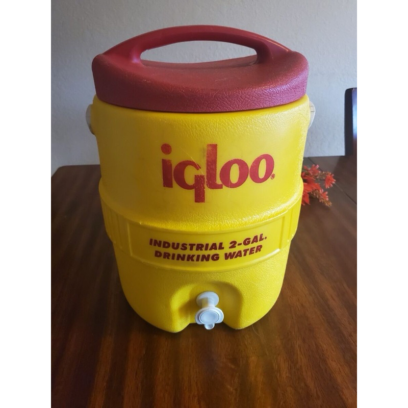 Cooler Igloo 2 gal  “igloo”