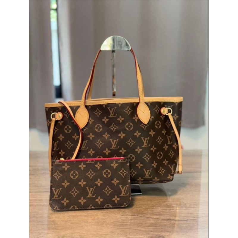 LV Neverfull Monogram ไซส์ PM ฐาน 12 นิ้ว มาพร้อมใบลูก เช็คเลขตรงรุ่น สภาพดี คาวไฮด์หนังแท้ ซับสะอาด