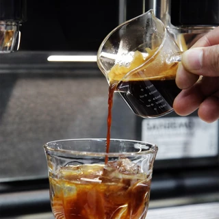 แก้วตวงแบบหูจับ แก้วตวงนม Measuring cup แก้วตวงชงกาแฟ 75ml 150ml สำหรับตวง ตวงชงกาแฟ ถ้วยตวง แก้วตวง Alechaung coffee