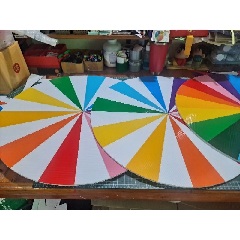 วงล้อหมุนขนาดL 20 ช่อง ขาวสลับช่องสีต่างๆและแบบสั่งทำใส่รายละเอียดข้อความ