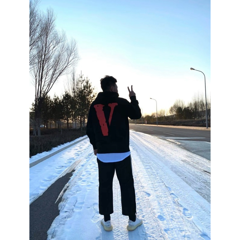 [ของแท้💯%]VLONE BLACK/RED LOGO HOODIE